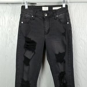 🖤 5/$20 🖤 COTTON ON..Mid Grazer Skinny, distressed